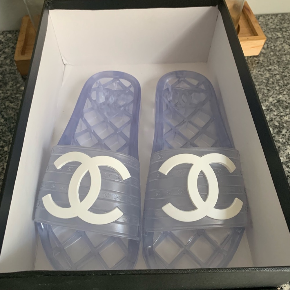 CHANEL SLIDES ( NEW )